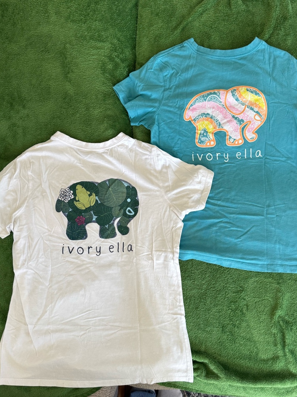 ivory ella Medium Women’s Short-Sleeve Tees - White & Teal